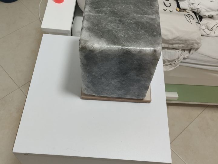מנורת מלח רפואית בבית של לקוח