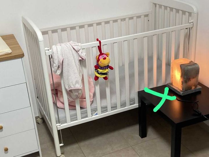 מנורת מלח רפואית בבית של לקוח