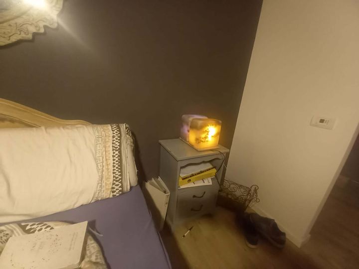 מנורת מלח רפואית בבית של לקוח