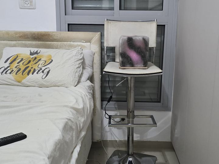 מנורת מלח רפואית בבית של לקוח