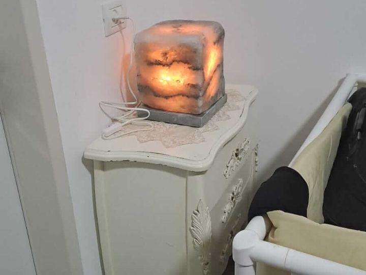 מנורת מלח רפואית בבית של לקוח